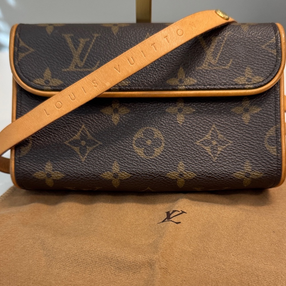 Louis Vuitton Pochette Florentine Waist belt bag Monogram Canvas Size M